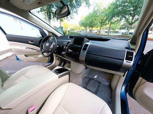 Used 2009 Toyota Prius w/ Pkg 2 FWD image 11