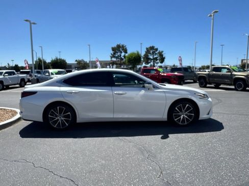 Used 2025 Lexus ES 350 w/ Premium Package FWD image 5