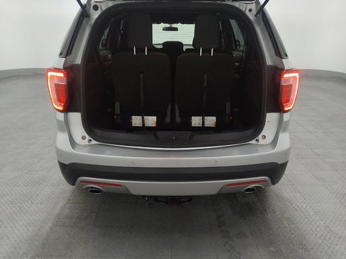 Used 2017 Ford Explorer XLT image 29