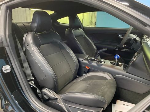 Used 2018 Ford Mustang Shelby GT350 w/ Convenience Package image 38