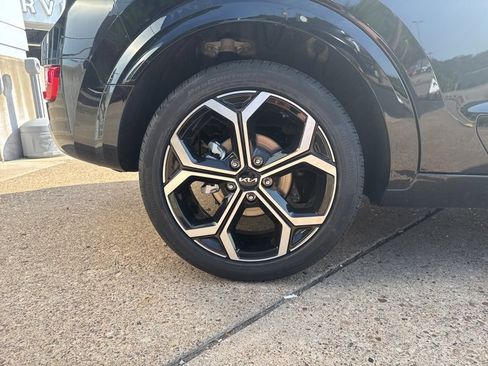 New 2025 Kia Niro EX Touring image 9