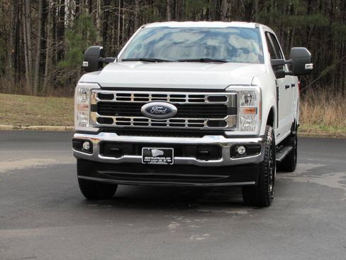 Used 2024 Ford F250 XLT w/ FX4 Off-Road Package image 9