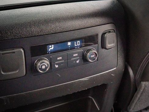 Used 2018 GMC Yukon Denali image 32