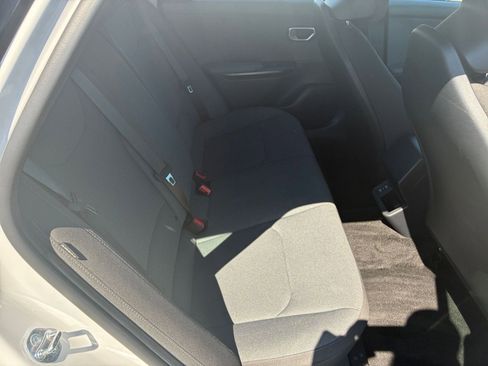 Used 2025 Kia K4 FWD image 37
