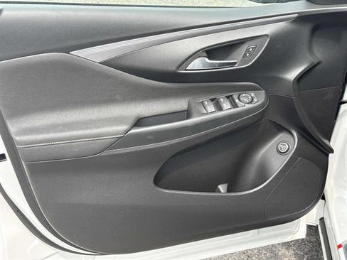 New 2026 Buick Envista Avenir FWD image 11