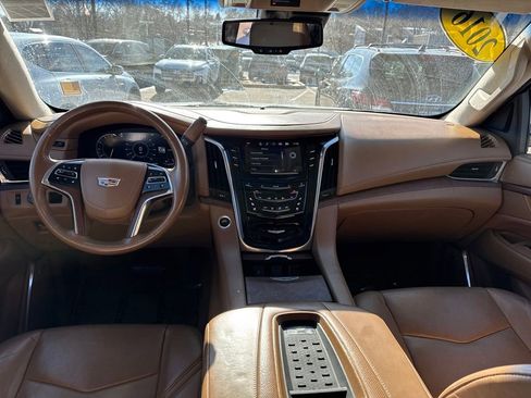 Used 2016 Cadillac Escalade Platinum image 42
