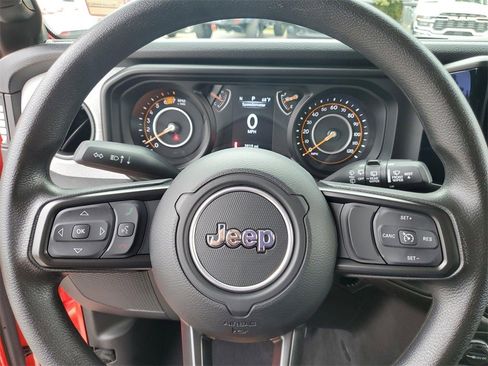 Used 2025 Jeep Wrangler Sport image 24