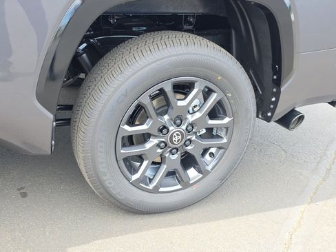 New 2026 Toyota Tundra Platinum AWD/4WD image 12