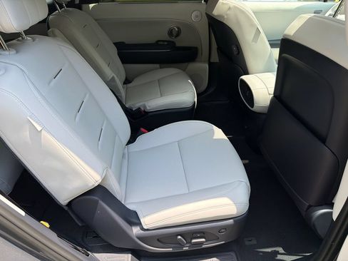 New 2026 Hyundai Palisade Calligraphy FWD image 17