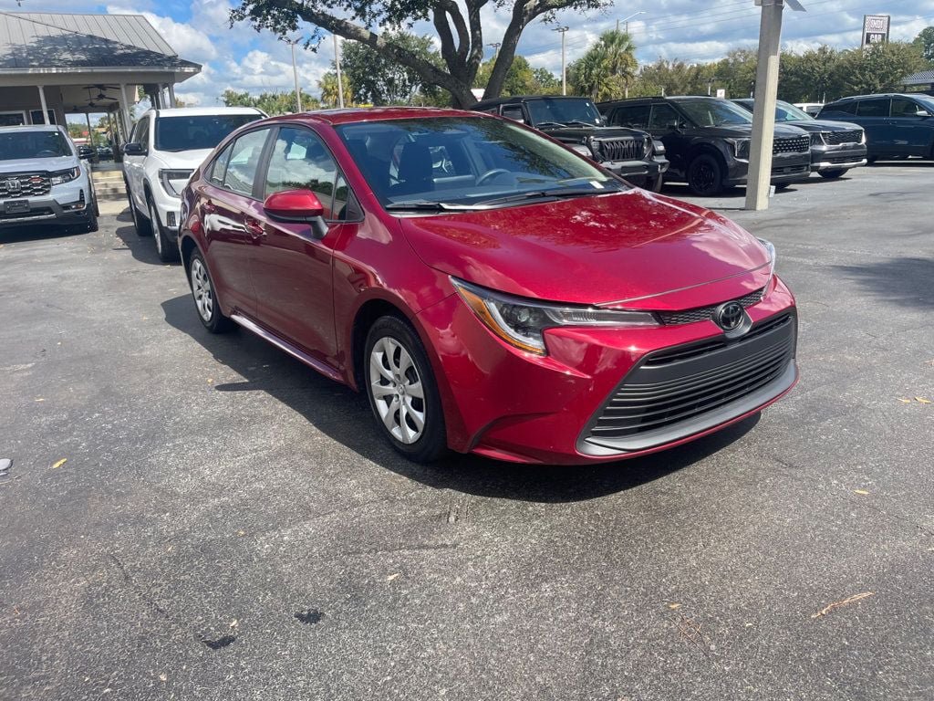 Used 2025 Toyota Corolla LE FWD image 7