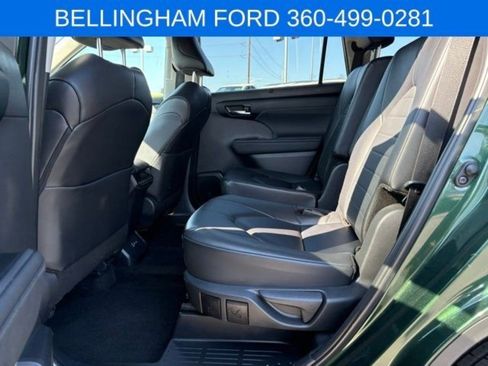 Used 2024 Toyota Highlander XLE image 35