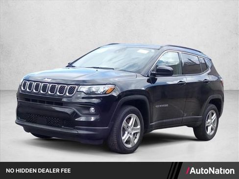 Used 2023 Jeep Compass Latitude AWD/4WD image 1