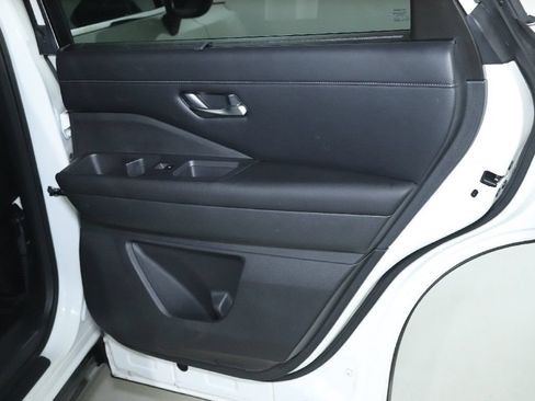 Used 2023 Nissan Pathfinder SL w/ SL Premium Package AWD/4WD image 36