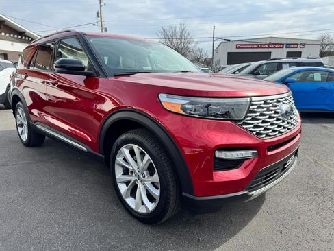 Used 2023 Ford Explorer Platinum w/ Technology Package AWD/4WD image 17