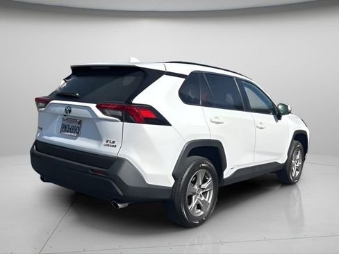 Used 2024 Toyota RAV4 XLE AWD/4WD image 4