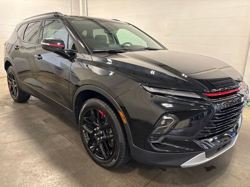 Used 2023 Chevrolet Blazer LT w/ Sound & Technology Package AWD/4WD image 3
