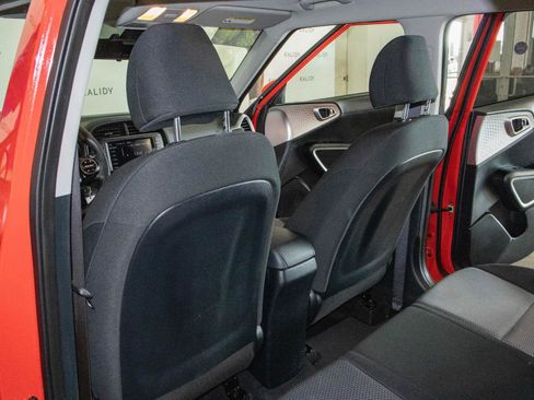 Used 2024 Kia Soul LX w/ Option Group 015 image 9