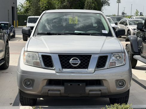 Used 2019 Nissan Frontier SV w/ Value Truck Package RWD image 2