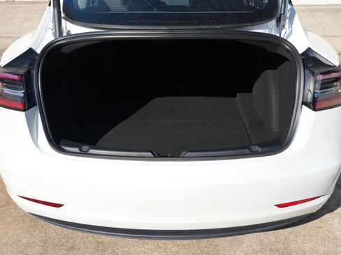 Used 2021 Tesla Model 3 Standard Range Plus RWD image 9