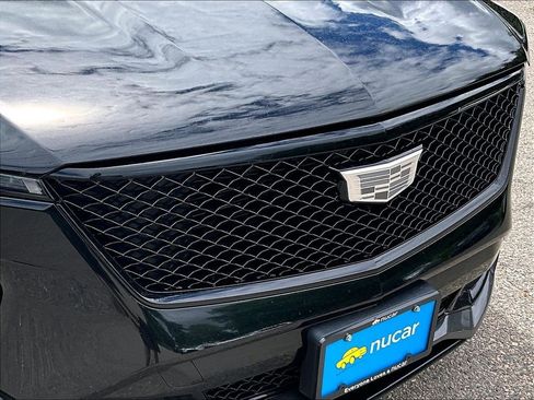 Used 2024 Cadillac XT4 Sport AWD/4WD image 30