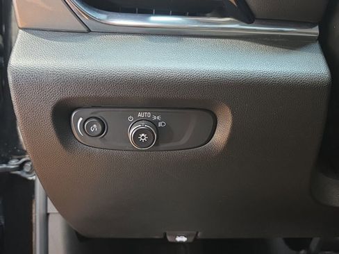 Used 2023 Chevrolet Traverse LT image 27