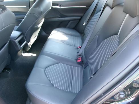 Used 2024 Toyota Camry SE FWD image 11