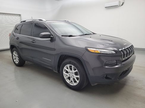Used 2016 Jeep Cherokee Latitude w/ Cold Weather Group AWD/4WD image 11