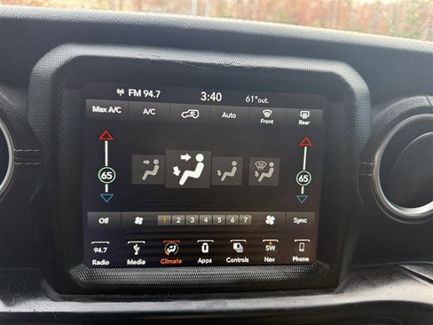 Used 2019 Jeep Wrangler Unlimited Sahara image 34