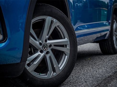 New 2024 Volkswagen Atlas Cross Sport SEL R-Line image 2