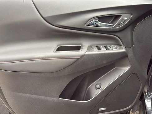 Used 2022 Chevrolet Equinox RS w/ RS Leather Package image 10