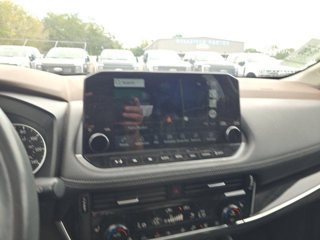 Used 2023 Nissan Rogue SL w/ SL Premium Package FWD image 13