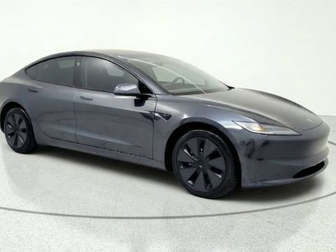 Used 2025 Tesla Model 3 RWD image 1