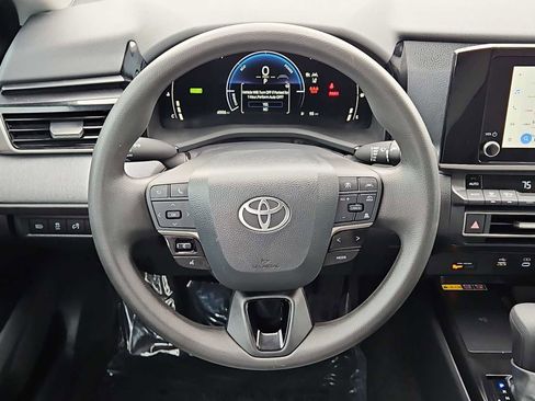 Used 2025 Toyota Camry LE image 37