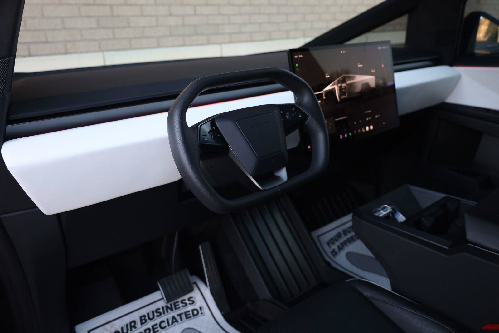 Used 2024 Tesla Cybertruck AWD Crew Cab image 16