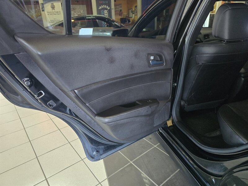 Used 2017 Acura ILX FWD image 10