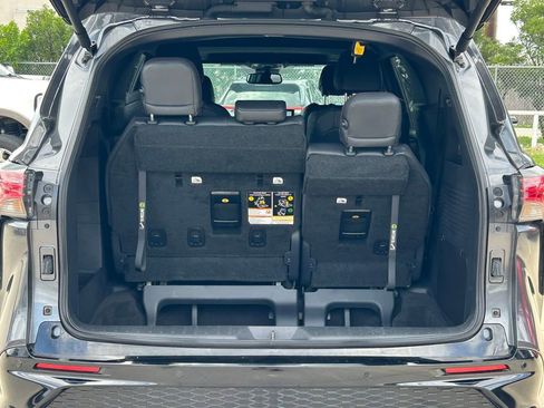 Used 2025 Toyota Sienna XSE image 15