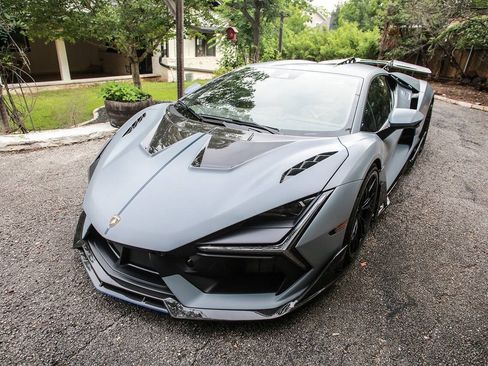 Used 2024 Lamborghini Revuelto AWD/4WD image 3