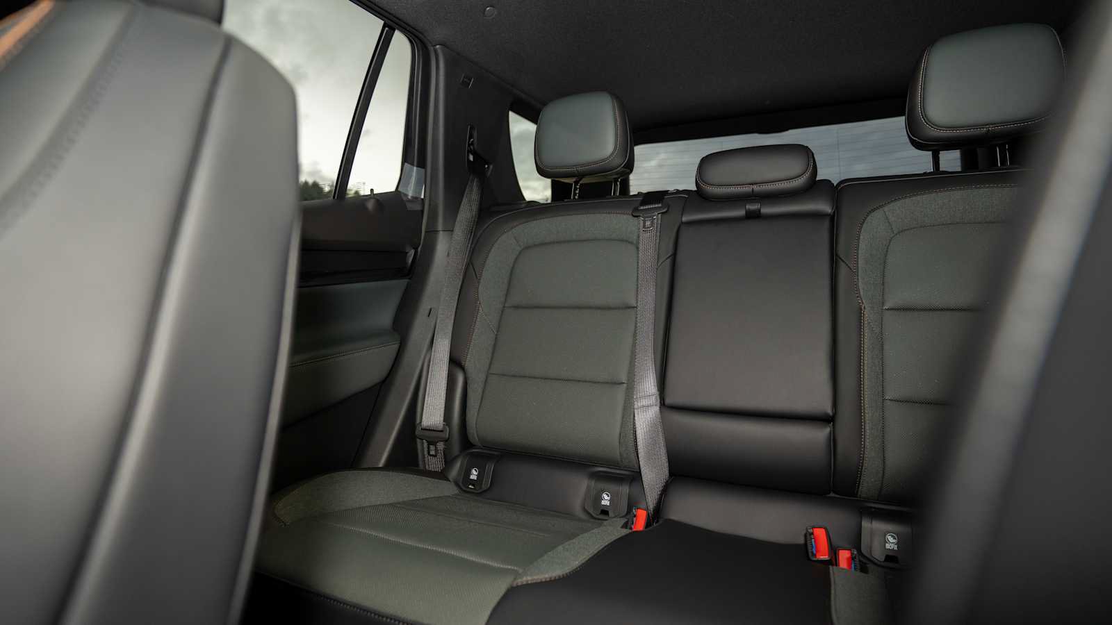 New 2027 GMC Terrain AT4 w/ Convenience Package III AWD/4WD image 12