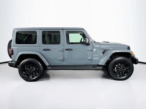 Used 2024 Jeep Wrangler Unlimited Sahara AWD/4WD image 16