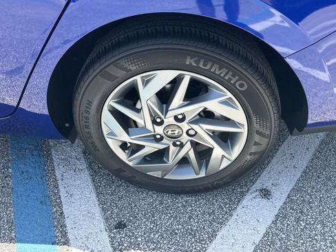 Certified 2024 Hyundai Elantra SEL FWD image 10