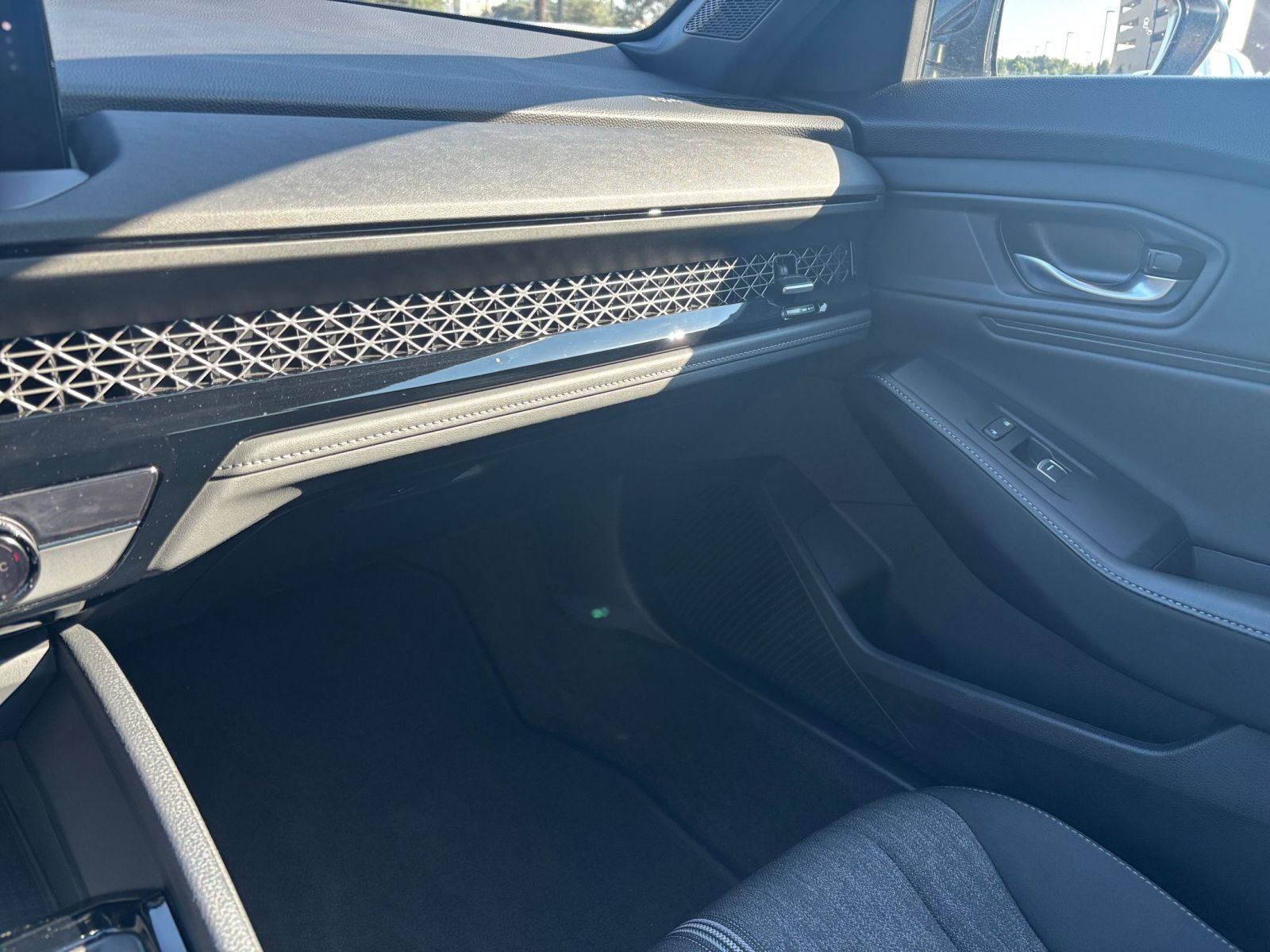 Used 2023 Honda Accord Sport image 35