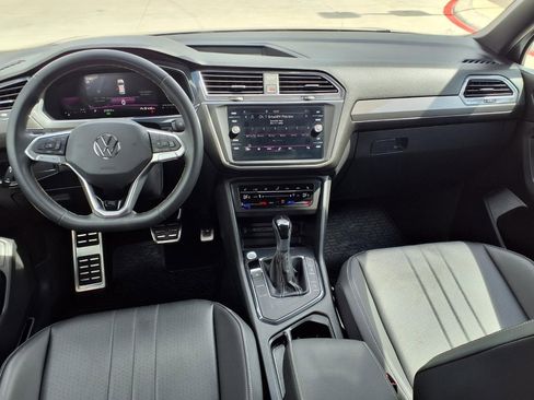 Used 2023 Volkswagen Tiguan SE R-Line FWD image 12
