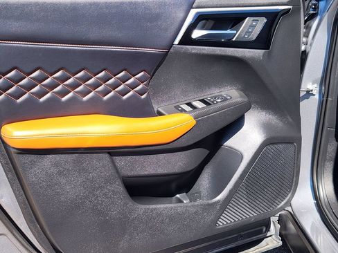 Used 2023 Mitsubishi Outlander 4WD Plug-In Hybrid image 19