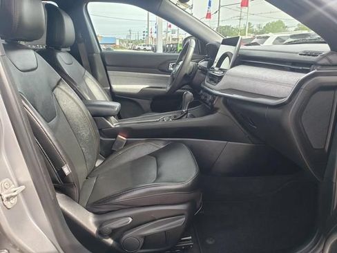 Used 2023 Jeep Compass Latitude AWD/4WD image 18