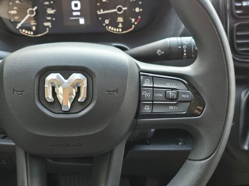 Used 2025 RAM ProMaster 2500 w/ Convenience Group image 25