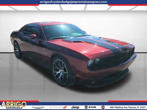Used 2014 Dodge Challenger R/T image 1
