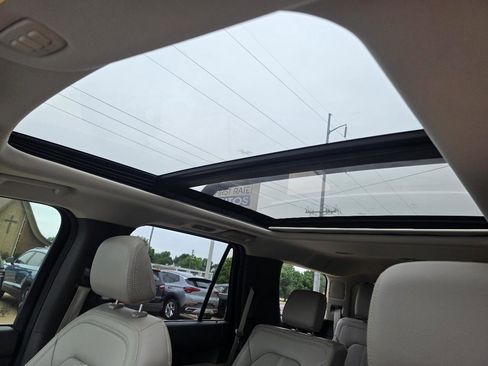 Used 2021 Ford Expedition Limited RWD image 17