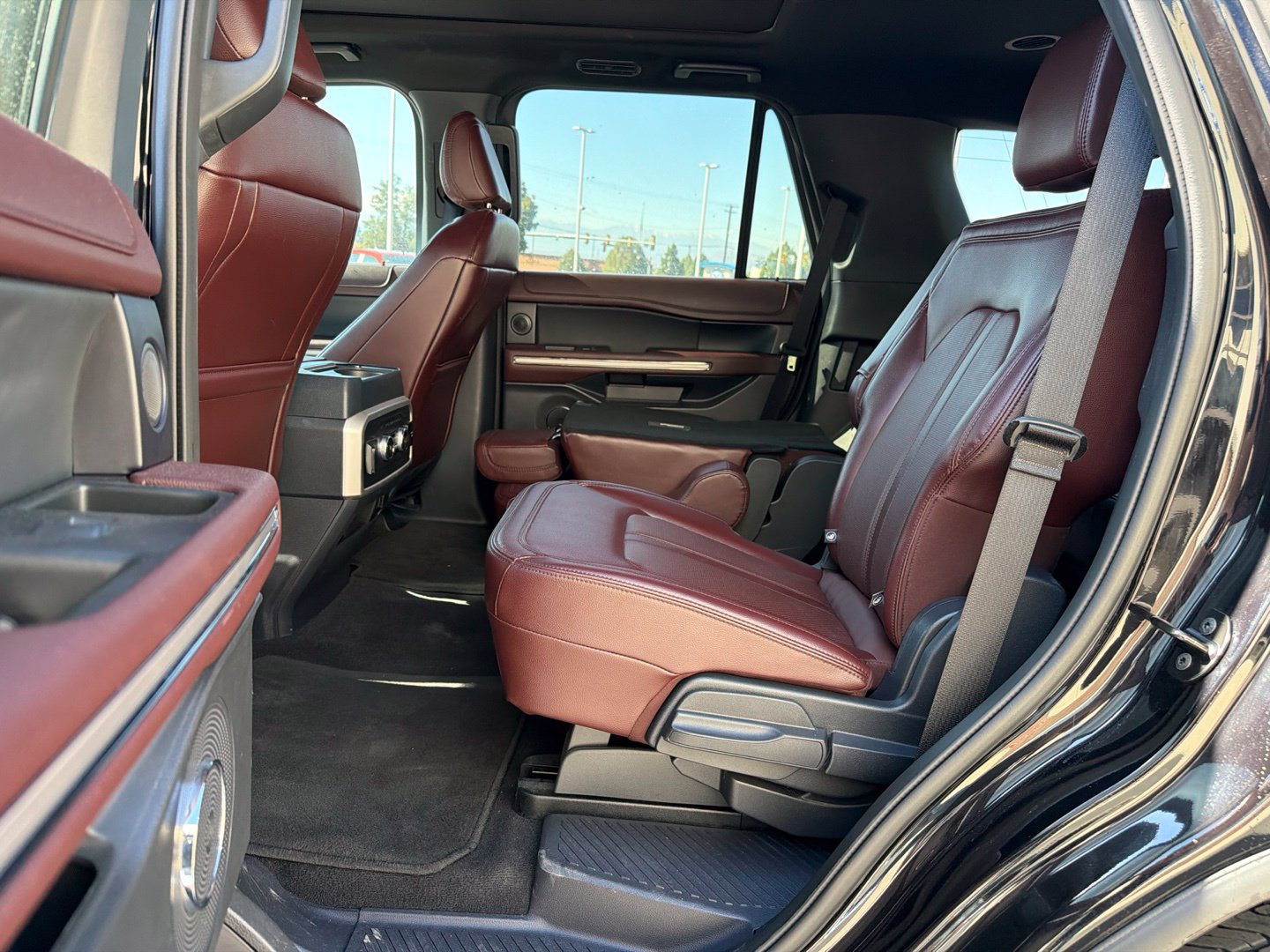 Used 2024 Ford Expedition Limited AWD/4WD image 14