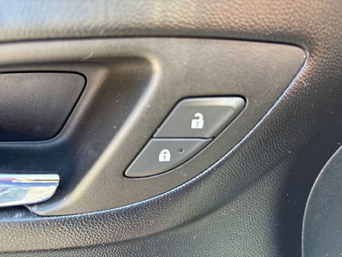 Certified 2023 Chevrolet Equinox RS AWD/4WD image 13