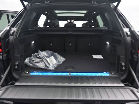 New 2025 BMW X5 xDrive50e image 14